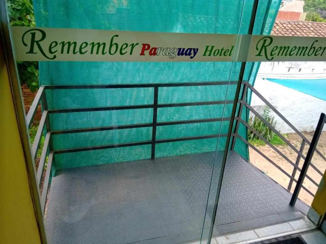Remember Py Hotel Luque Bagian luar foto